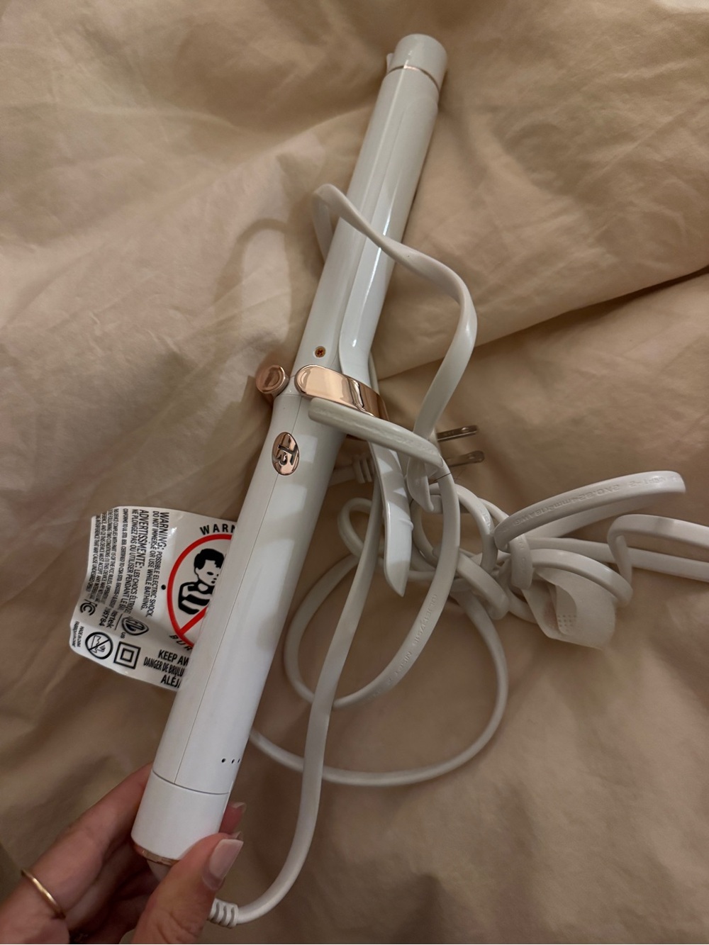 T3 White Curling Wand with Rose Gold Accents